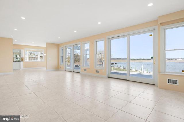 1100 ISLAND DR, Bayville, NJ 08721