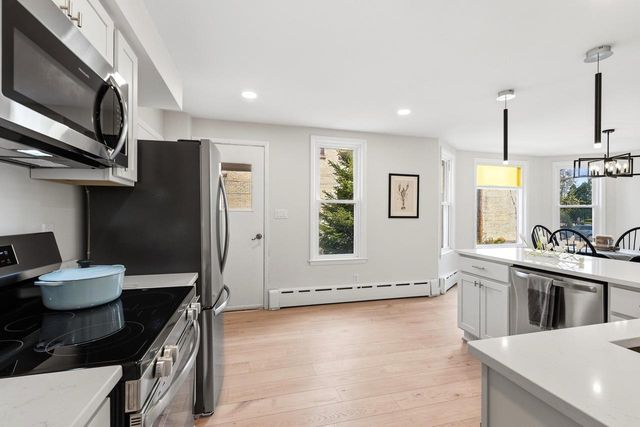 422 W Grand AVENUE, Port Washington, WI 53074