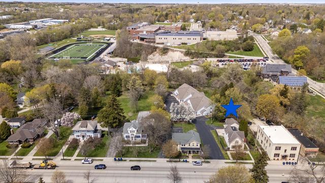 422 W Grand AVENUE, Port Washington, WI 53074