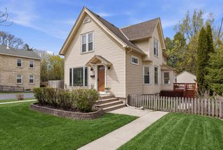 422 Grand AVENUE, Port Washington, WI 53074