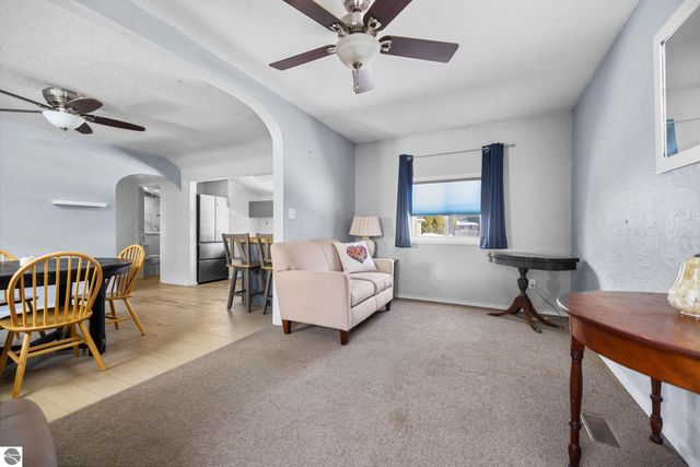 424 W Sixteenth Street # 1, Traverse City, MI 49684