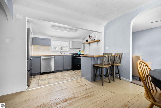 424 W Sixteenth Street # 1, Traverse City, MI 49684