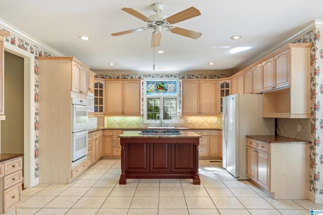 2547 WOODFERN CIRCLE, Hoover, AL 35244