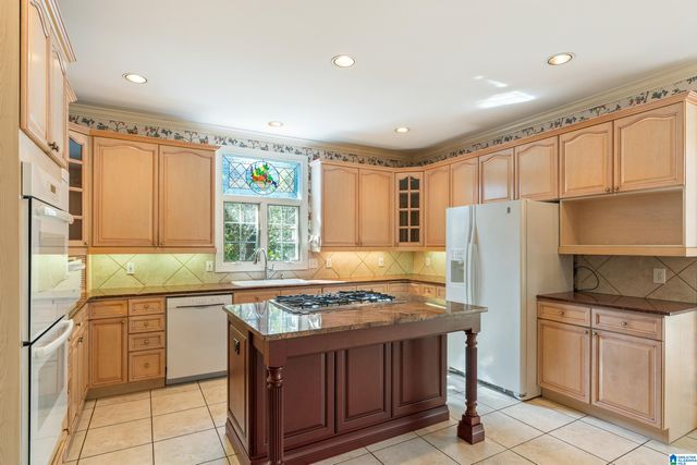 2547 WOODFERN CIRCLE, Hoover, AL 35244