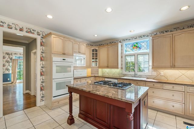 2547 WOODFERN CIRCLE, Hoover, AL 35244