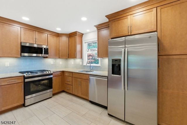 31 Lakeview Rd, Sparta Twp., NJ 07871