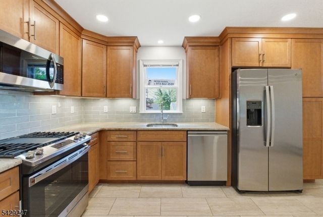 31 Lakeview Rd, Sparta Twp., NJ 07871