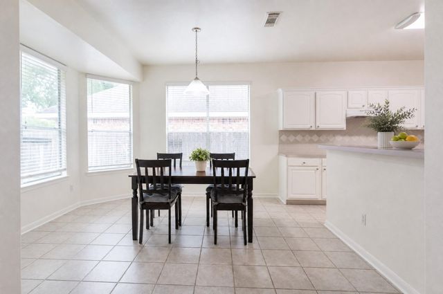 1727 Whispering Forest Drive, Kingwood, TX 77339