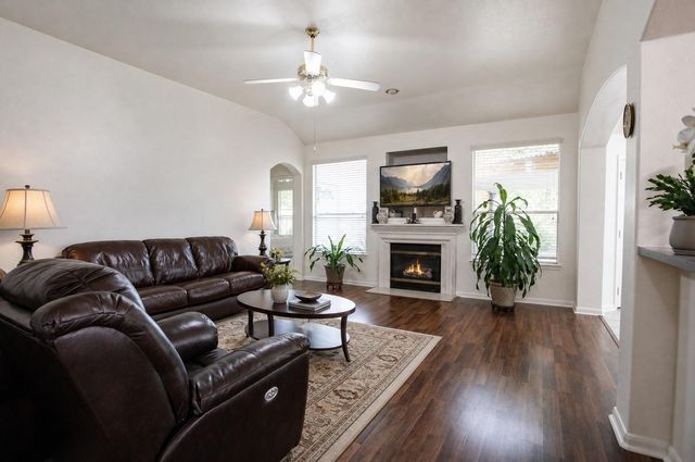 1727 Whispering Forest Drive, Kingwood, TX 77339