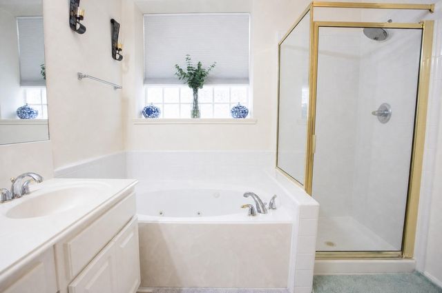 1727 Whispering Forest Drive, Kingwood, TX 77339