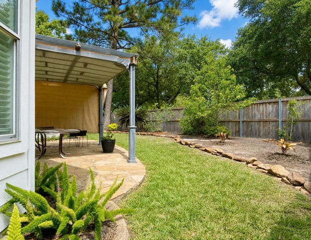 1727 Whispering Forest Drive, Kingwood, TX 77339