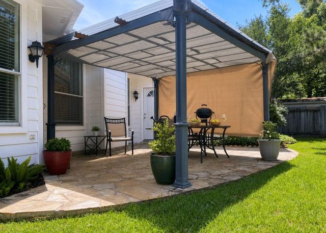 1727 Whispering Forest Drive, Kingwood, TX 77339