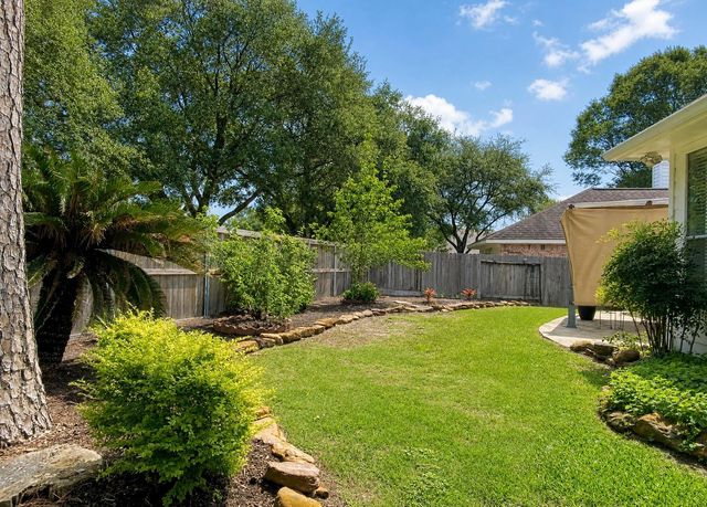 1727 Whispering Forest Drive, Kingwood, TX 77339