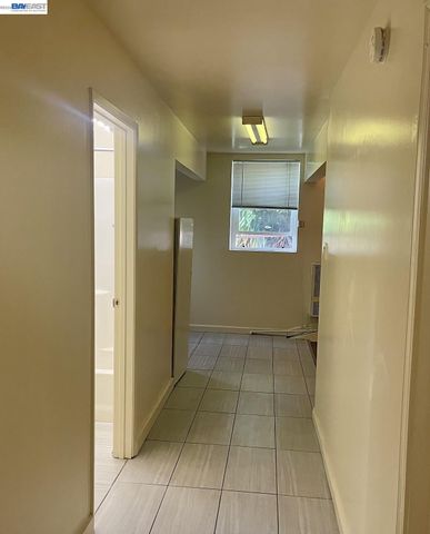 16845 Robey Dr Lower, Castro Valley, CA 94578