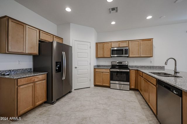 9028 W Georgia Avenue, Glendale, AZ 85305
