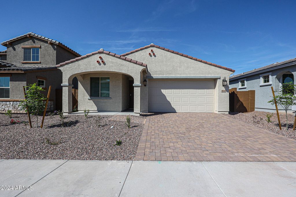 9028 W Georgia Avenue, Glendale, AZ 85305