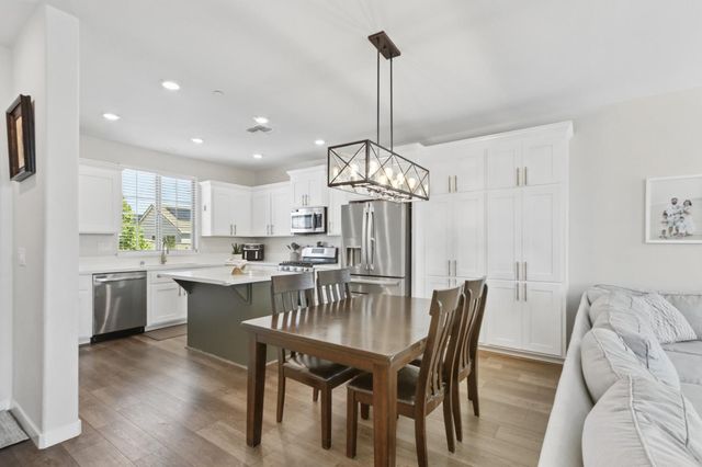 3044 Le Bourget Ln, Lincoln, CA 95648