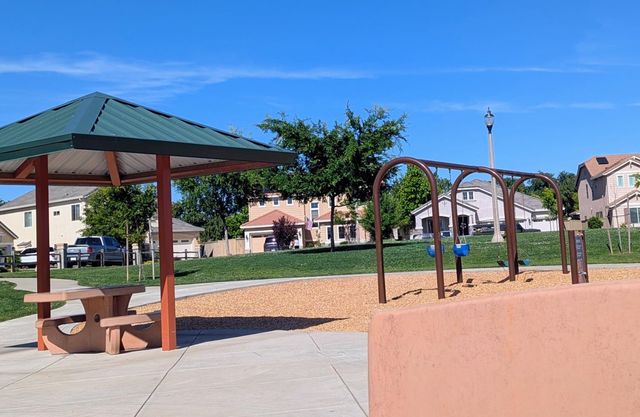 3044 Le Bourget Ln, Lincoln, CA 95648
