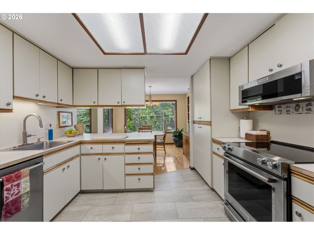 15695 Sw 114TH Ct 7, Tigard, OR 97224
