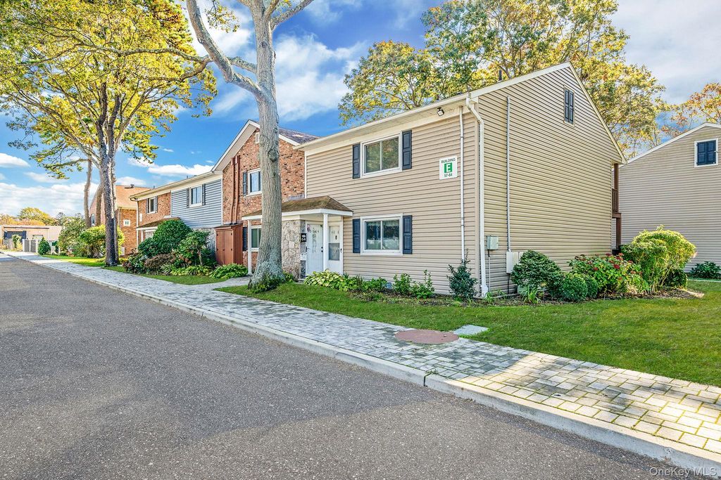 40 W 4th Street 62, Patchogue, NY 11772