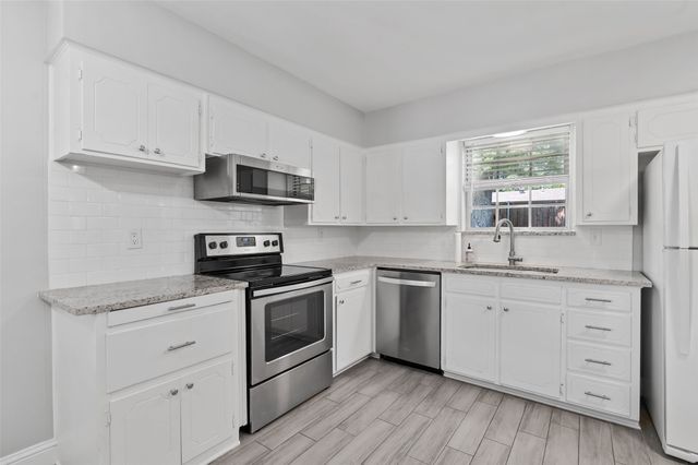 2202 Foxcroft Circle, Denton, TX 76209