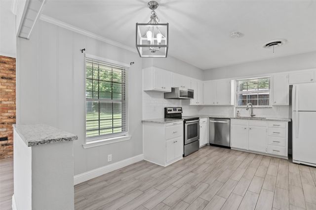 2202 Foxcroft Circle, Denton, TX 76209