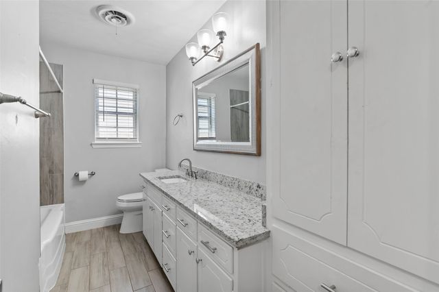 2202 Foxcroft Circle, Denton, TX 76209