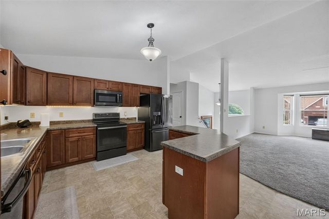 9431 Swanee Drive, Hillsboro, MO 63050