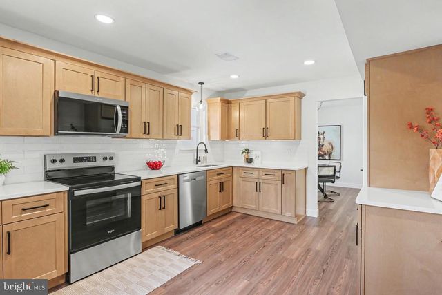 640 HARVEST DR, Harrisburg, PA 17111