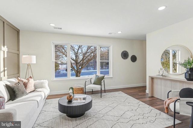 640 HARVEST DR, Harrisburg, PA 17111