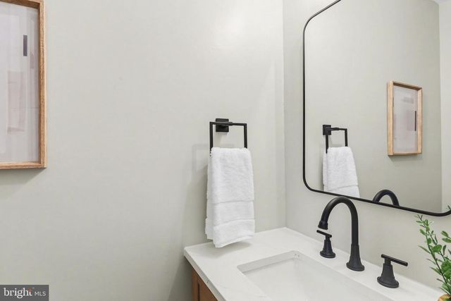 640 HARVEST DR, Harrisburg, PA 17111