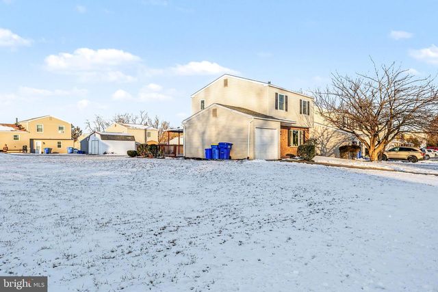 640 HARVEST DR, Harrisburg, PA 17111