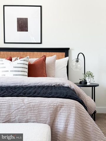 640 HARVEST DR, Harrisburg, PA 17111