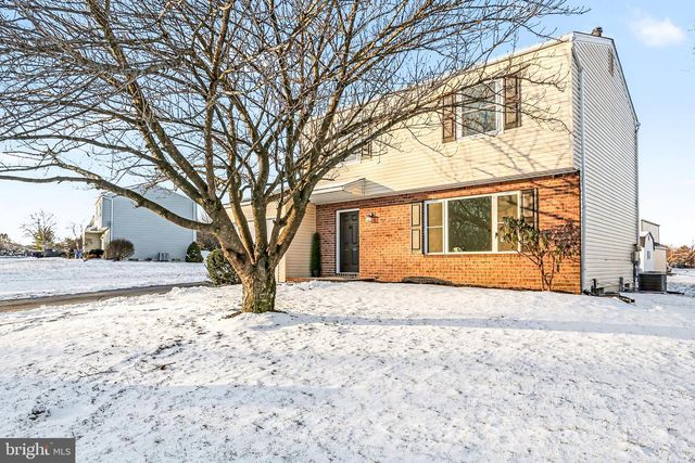 640 HARVEST DR, Harrisburg, PA 17111