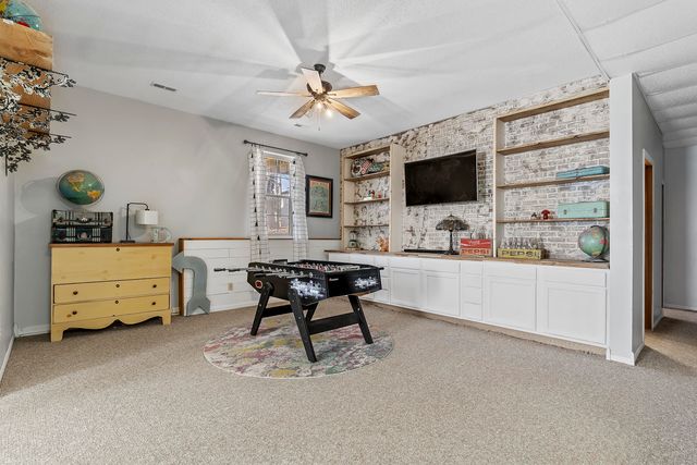 825 Pershing Street, Willard, MO 65781