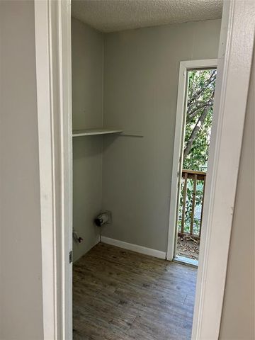 1910 Westridge DR B, Austin, TX 78704