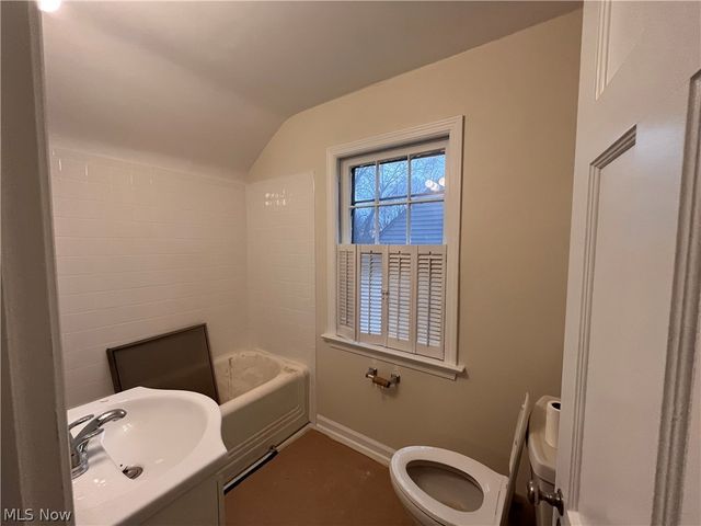 3752 Lowell Road, Cleveland Heights, OH 44121