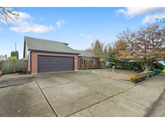 325 Sw 12TH Ave, Canby, OR 97013