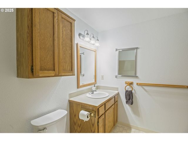 325 Sw 12TH Ave, Canby, OR 97013