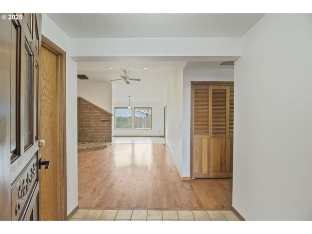 325 Sw 12TH Ave, Canby, OR 97013