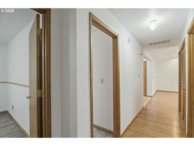 325 Sw 12TH Ave, Canby, OR 97013