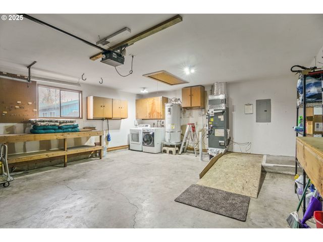 325 Sw 12TH Ave, Canby, OR 97013