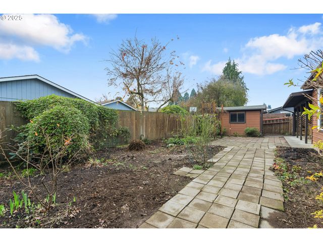 325 Sw 12TH Ave, Canby, OR 97013