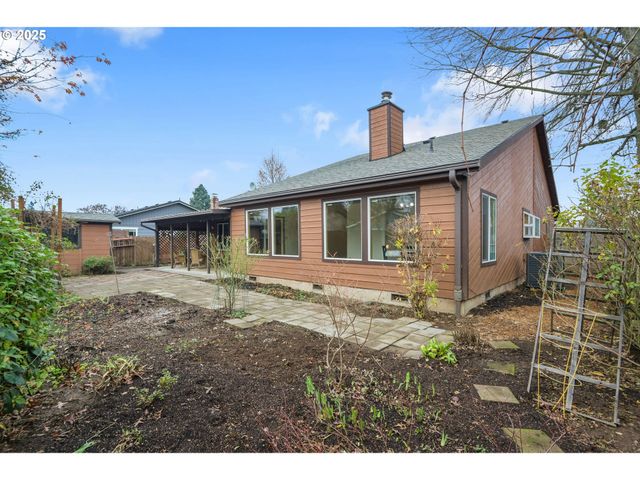 325 Sw 12TH Ave, Canby, OR 97013