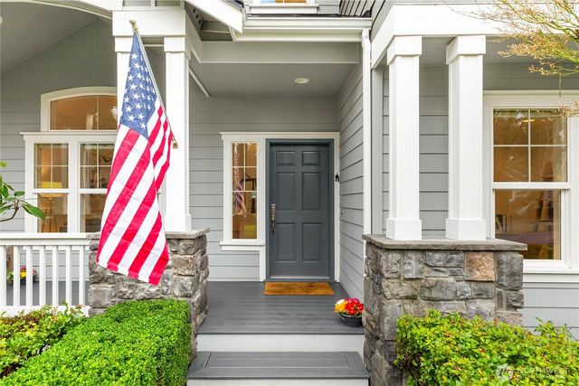 8841 SE 37th Street, Mercer Island, WA 98040