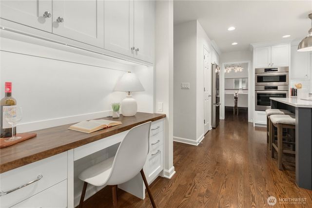 8841 SE 37th Street, Mercer Island, WA 98040