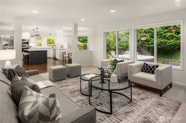 8841 SE 37th Street, Mercer Island, WA 98040