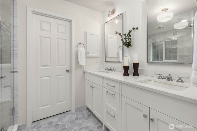 8841 SE 37th Street, Mercer Island, WA 98040