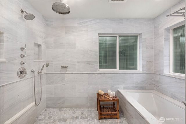 8841 SE 37th Street, Mercer Island, WA 98040