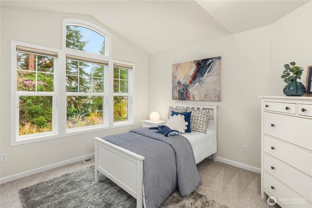 8841 SE 37th Street, Mercer Island, WA 98040